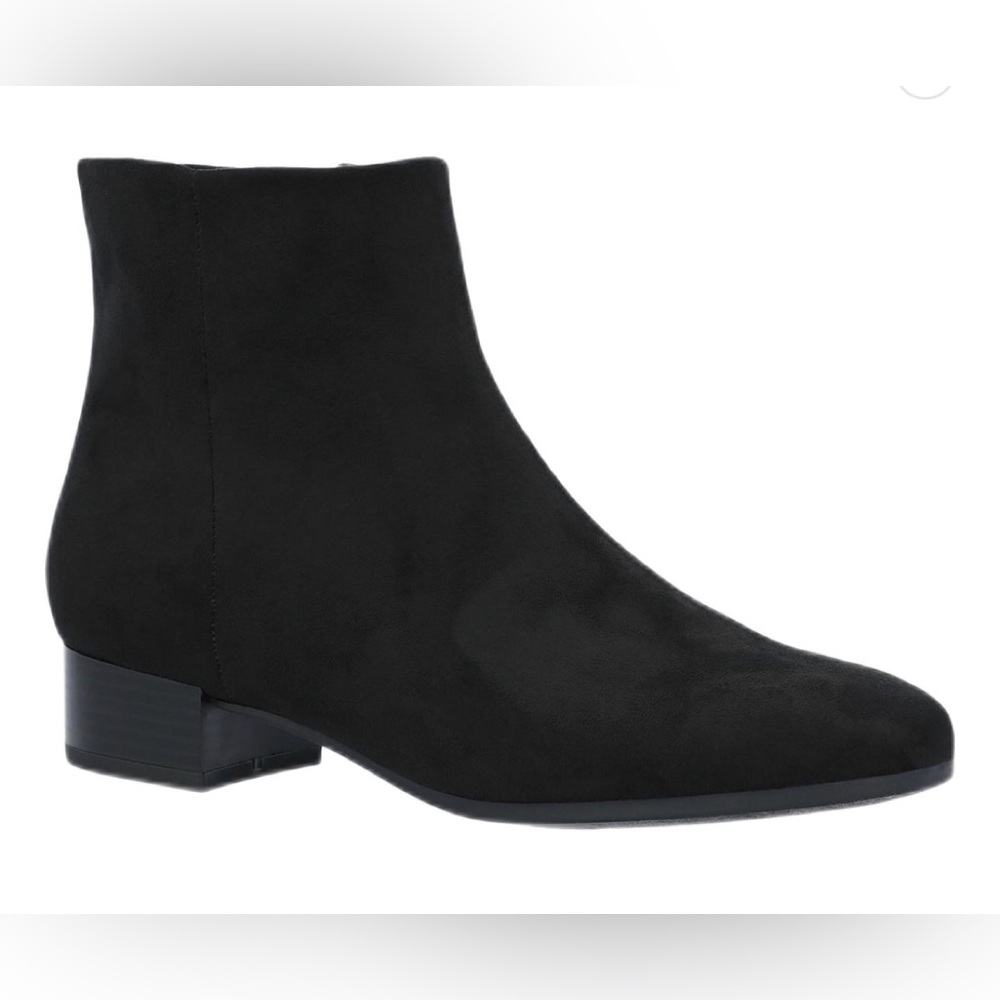 TIME and TRU Womens Faux Suede Ankle Boots Size 7 Wide Size Zip New